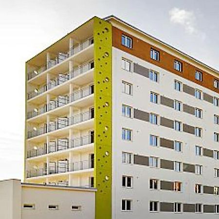 Moderny Apartman S Parkovanim Bratislava Luaran gambar