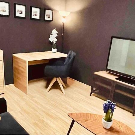 Moderny Apartman S Parkovanim Bratislava Luaran gambar