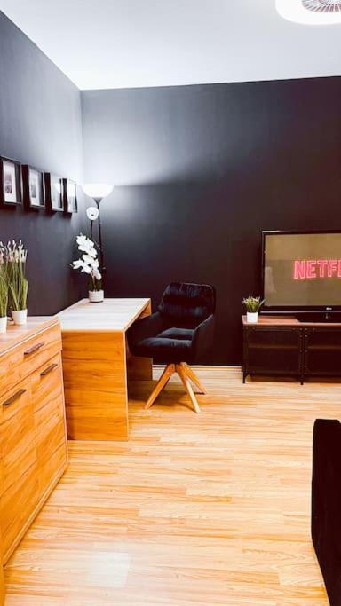 Moderny Apartman S Parkovanim Bratislava Luaran gambar
