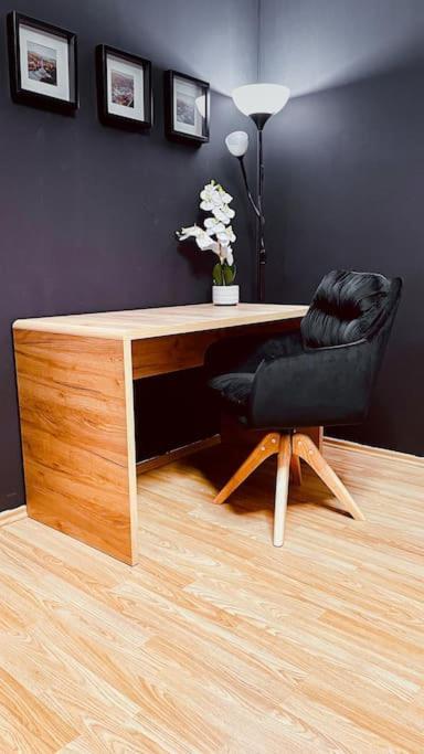 Moderny Apartman S Parkovanim Bratislava Luaran gambar