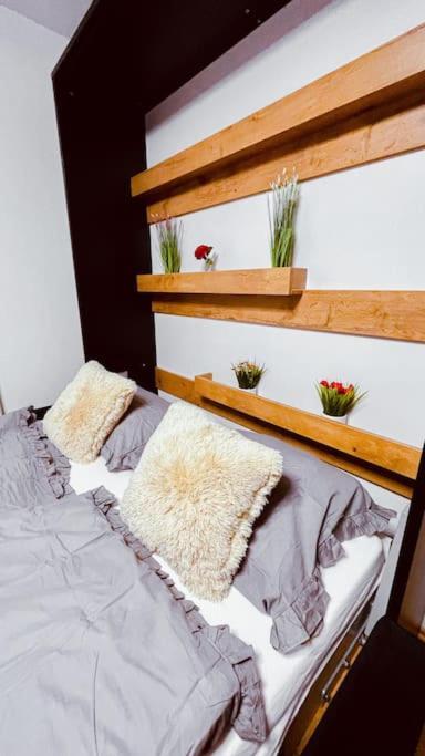 Moderny Apartman S Parkovanim Bratislava Luaran gambar