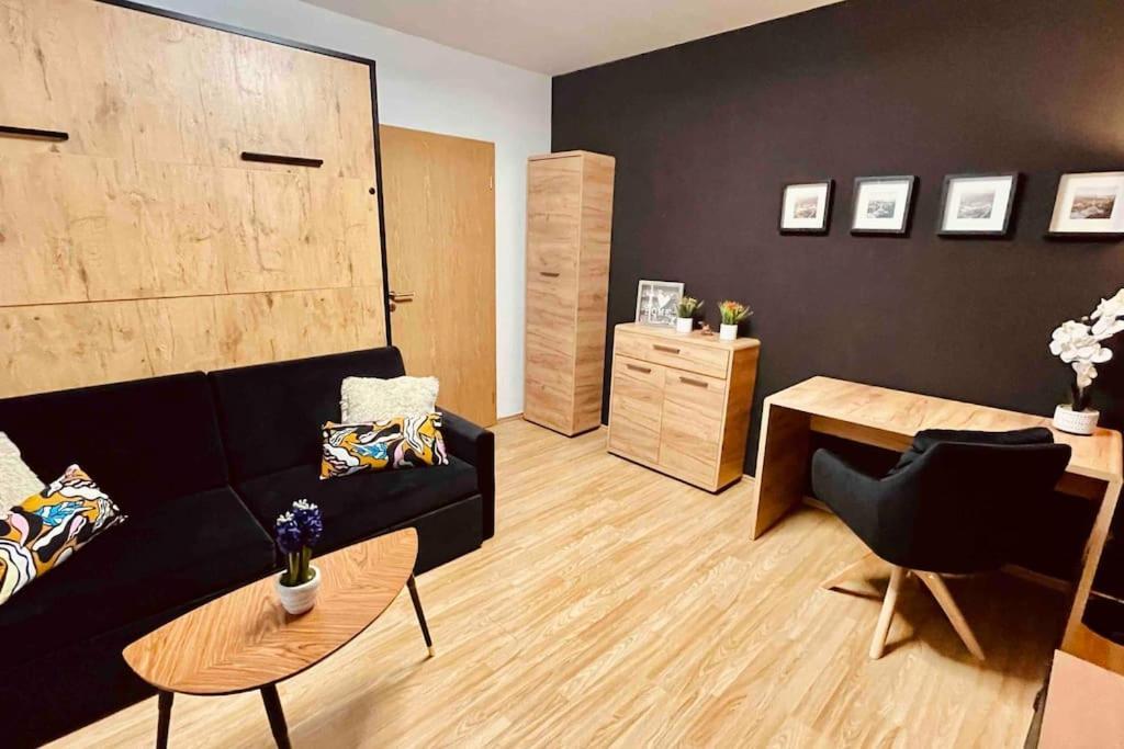 Moderny Apartman S Parkovanim Bratislava Luaran gambar
