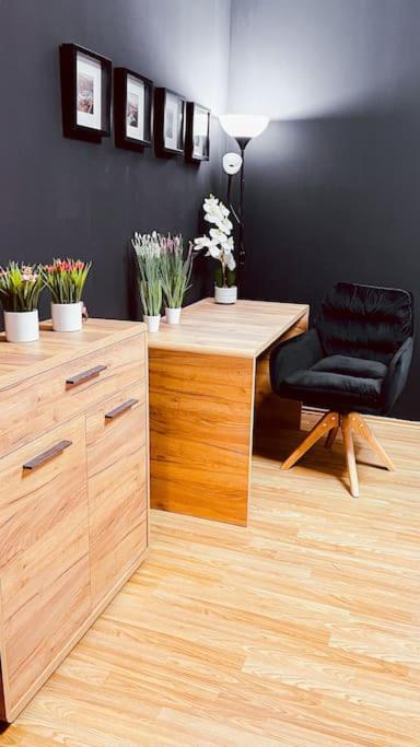 Moderny Apartman S Parkovanim Bratislava Luaran gambar