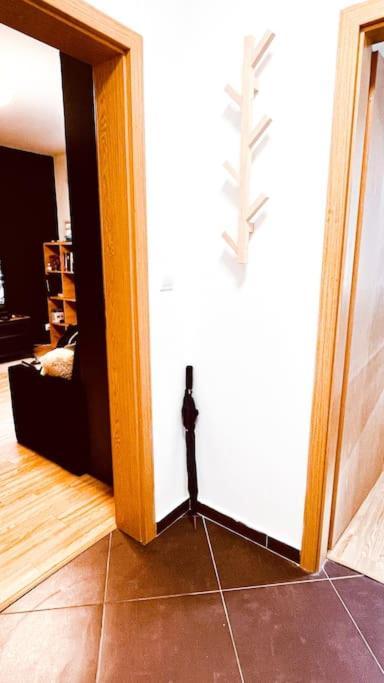 Moderny Apartman S Parkovanim Bratislava Luaran gambar